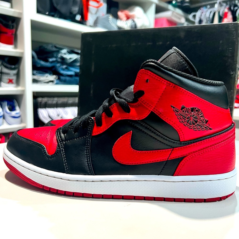 Jordan 1 banned mid